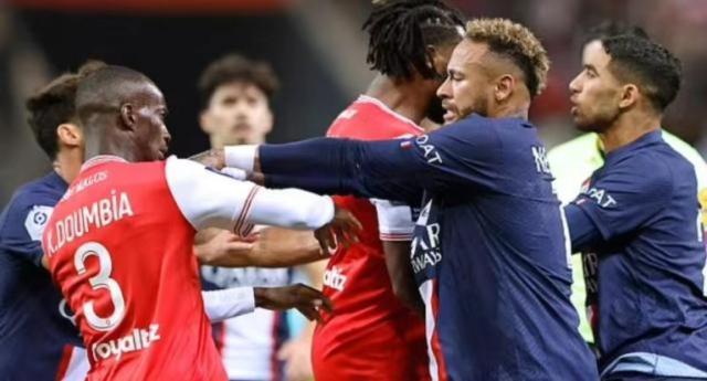 电子竞技下注-巴斯滕:内马尔很脏 他能对别人犯规 别人不能碰他